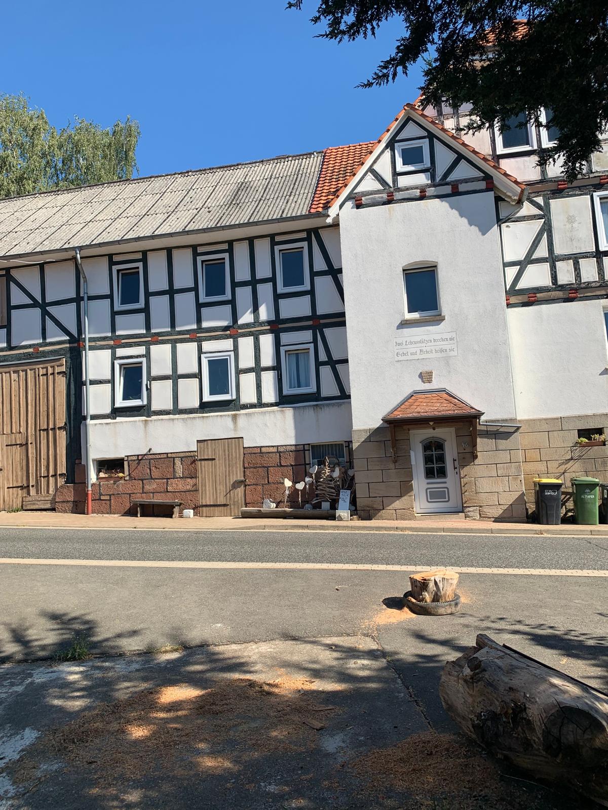Straßenansicht des Hauses in Helsa-Sankt Ottilien